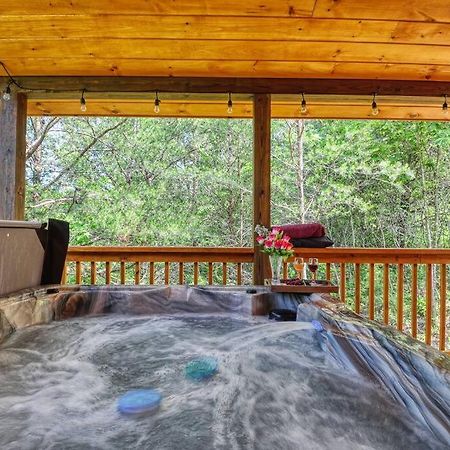 Adventure Retreat/Cabin/Pool+Hot Tub/Game Room+Theater Sevierville Extérieur photo