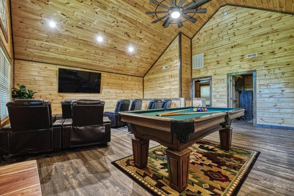 Adventure Retreat/Cabin/Pool+Hot Tub/Game Room+Theater Sevierville Extérieur photo