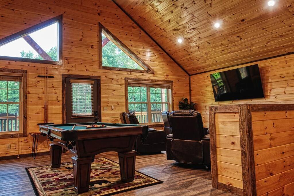 Adventure Retreat/Cabin/Pool+Hot Tub/Game Room+Theater Sevierville Extérieur photo