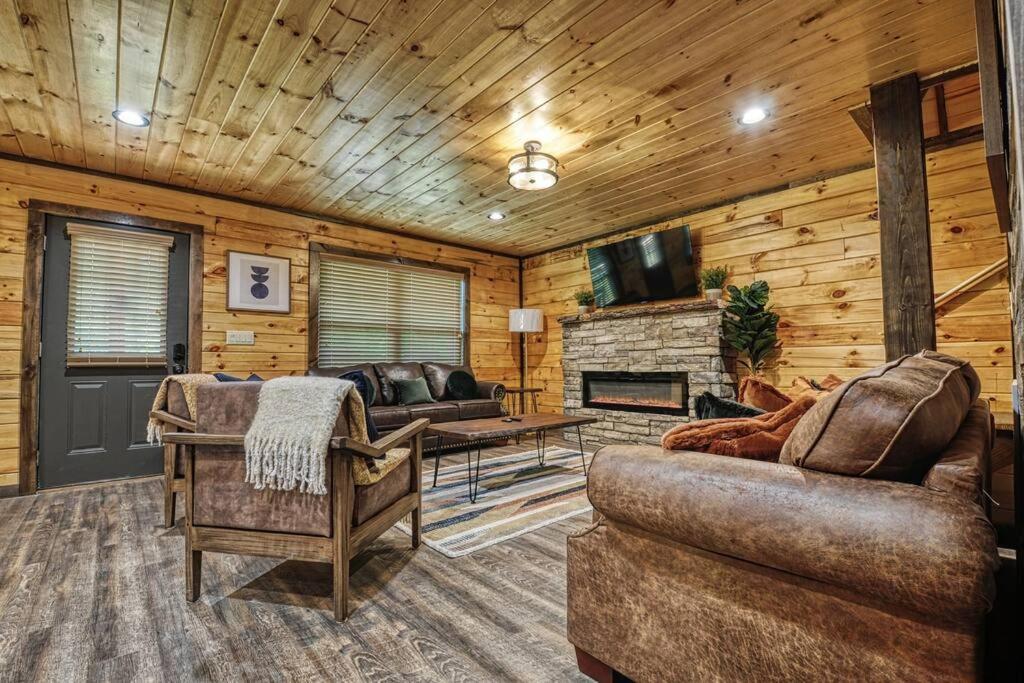 Adventure Retreat/Cabin/Pool+Hot Tub/Game Room+Theater Sevierville Extérieur photo