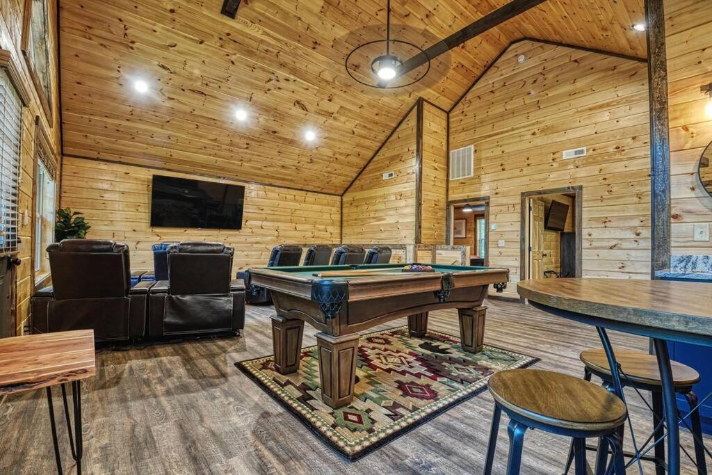 Adventure Retreat/Cabin/Pool+Hot Tub/Game Room+Theater Sevierville Extérieur photo