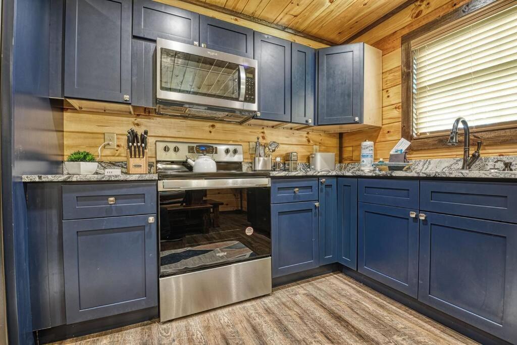 Adventure Retreat/Cabin/Pool+Hot Tub/Game Room+Theater Sevierville Extérieur photo