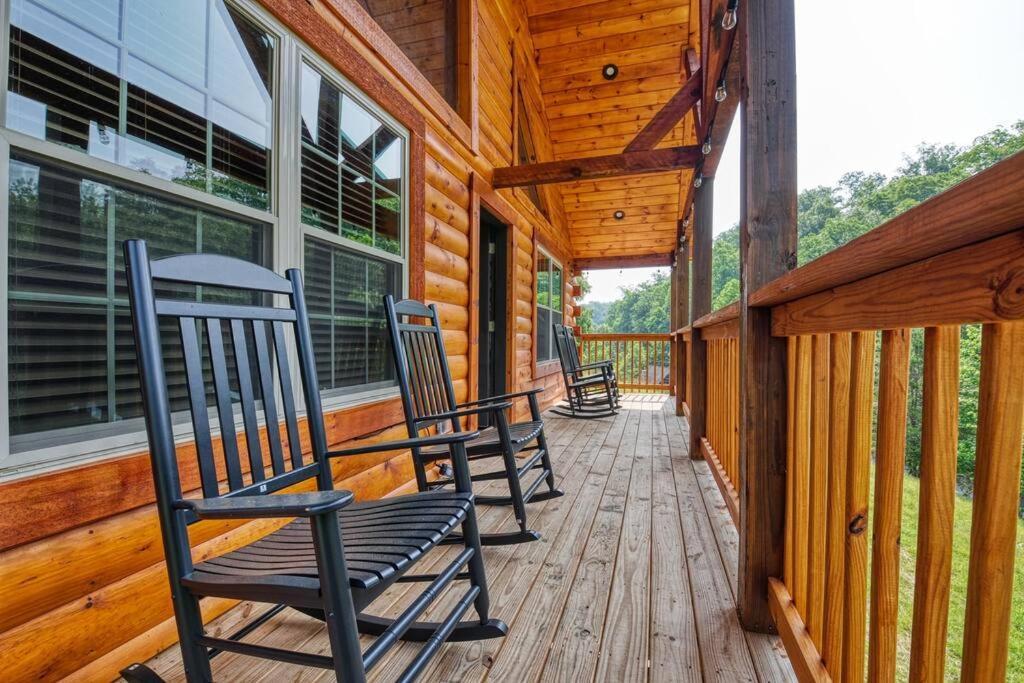 Adventure Retreat/Cabin/Pool+Hot Tub/Game Room+Theater Sevierville Extérieur photo