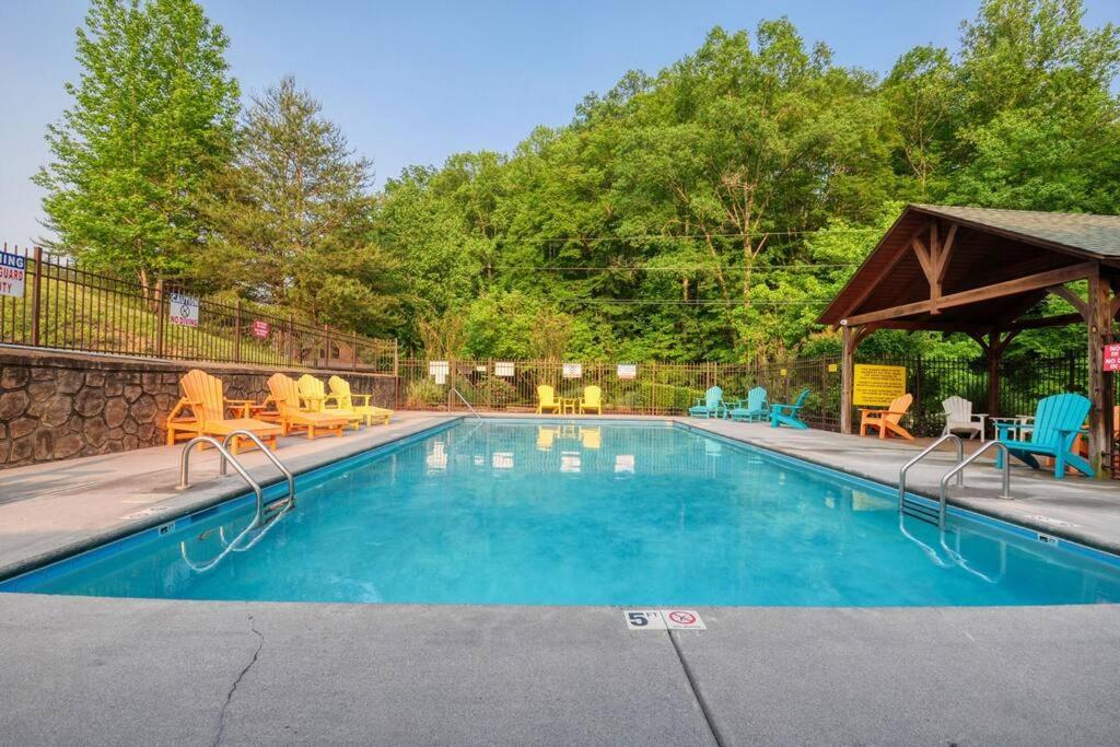 Adventure Retreat/Cabin/Pool+Hot Tub/Game Room+Theater Sevierville Extérieur photo