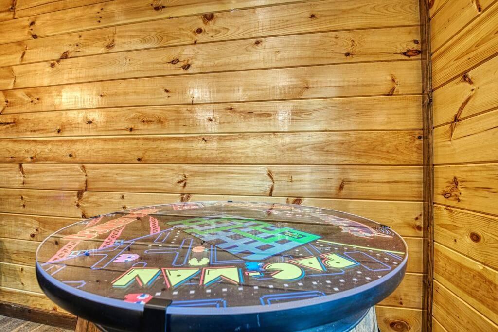 Adventure Retreat/Cabin/Pool+Hot Tub/Game Room+Theater Sevierville Extérieur photo