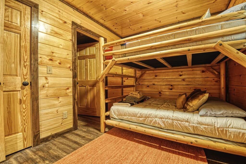Adventure Retreat/Cabin/Pool+Hot Tub/Game Room+Theater Sevierville Extérieur photo