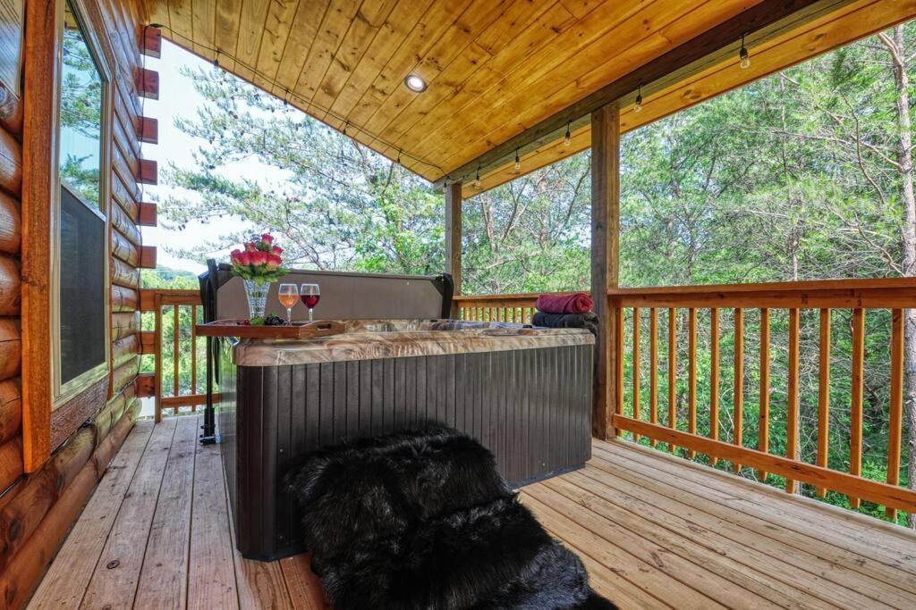 Adventure Retreat/Cabin/Pool+Hot Tub/Game Room+Theater Sevierville Extérieur photo